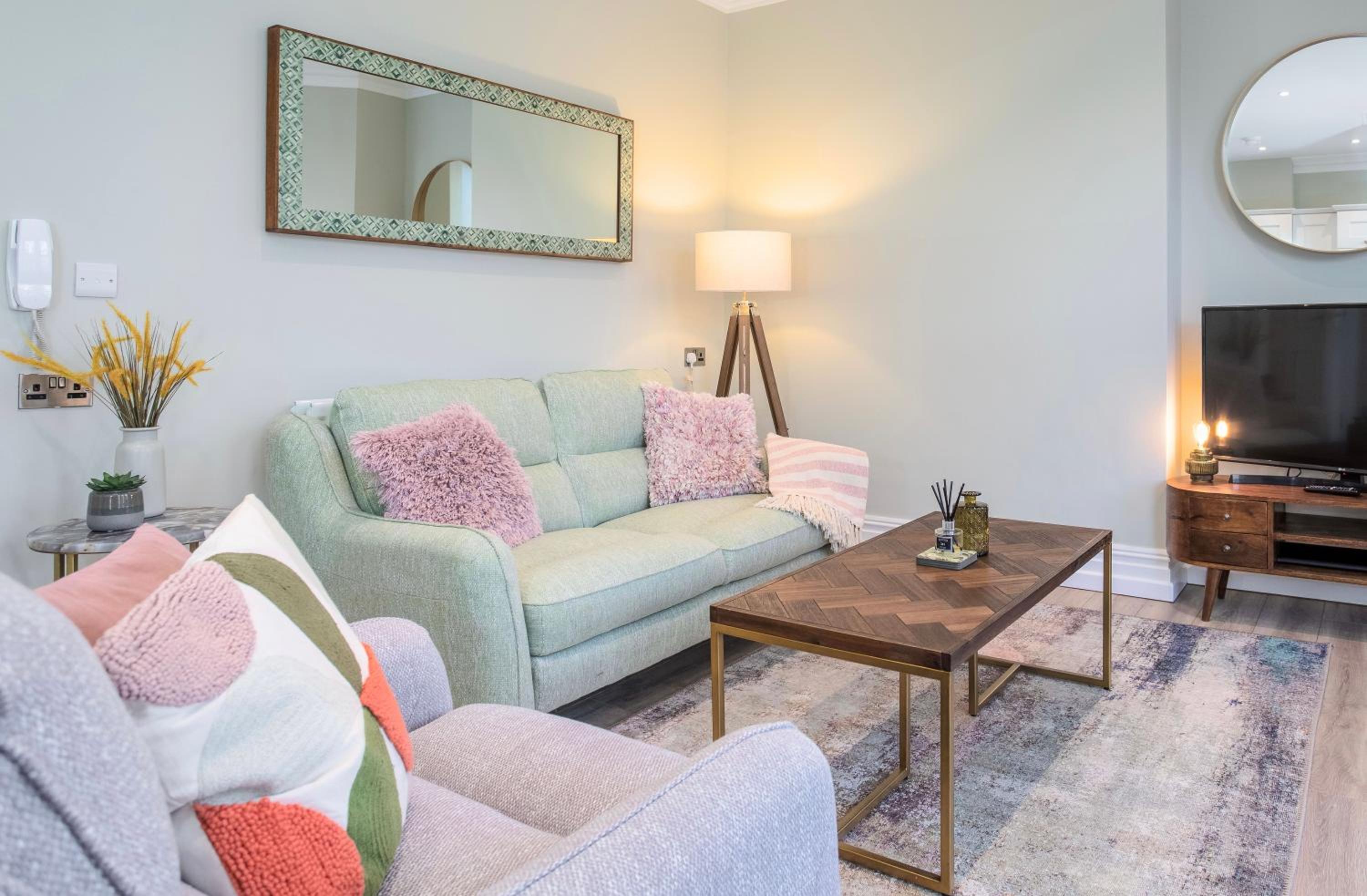 5 Star - The Ulsterville Residences - Free On-site Parking view 4