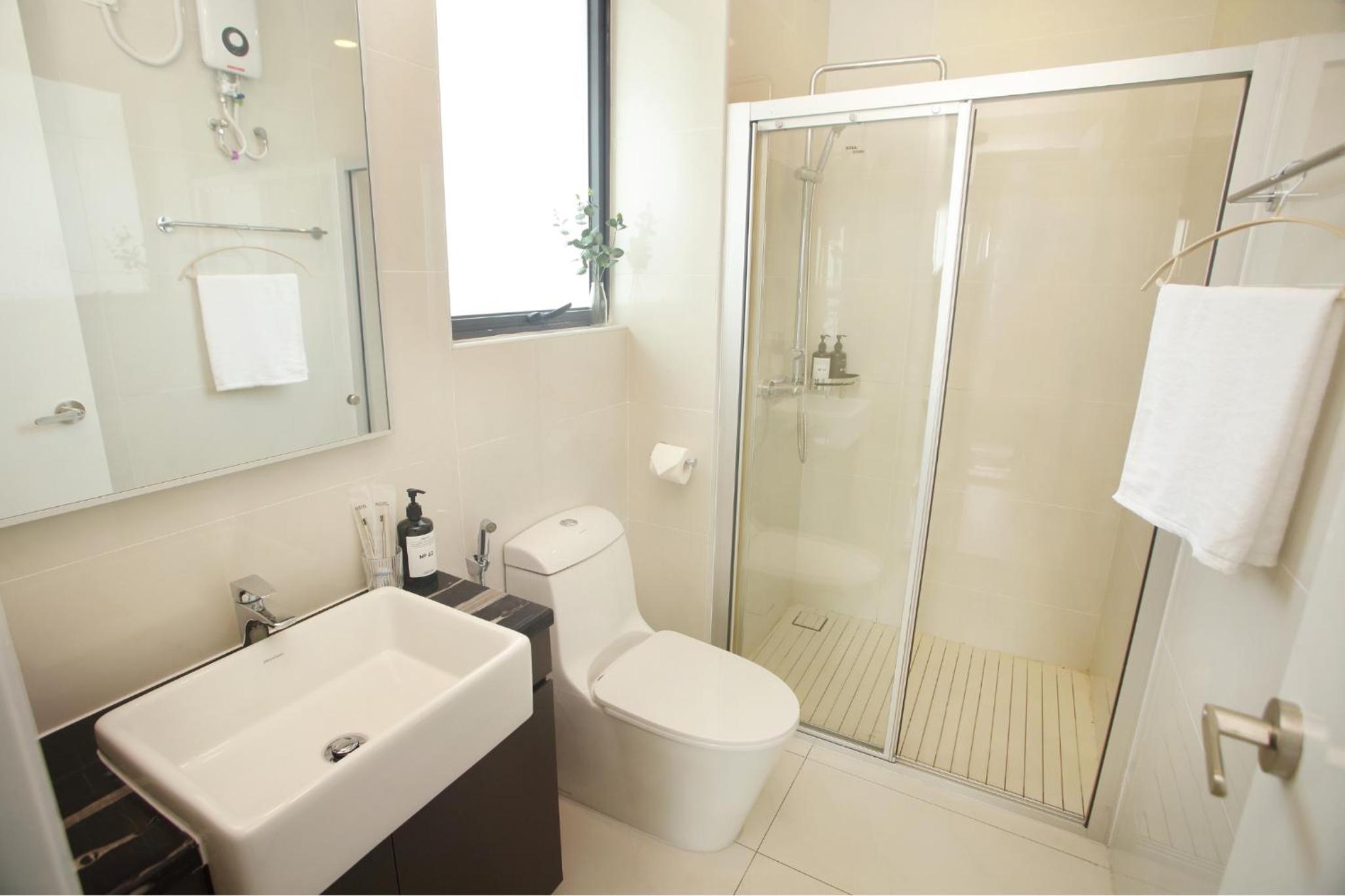 Danga Bay - 3BR Full Seaview - Luxe Balcony Bliss