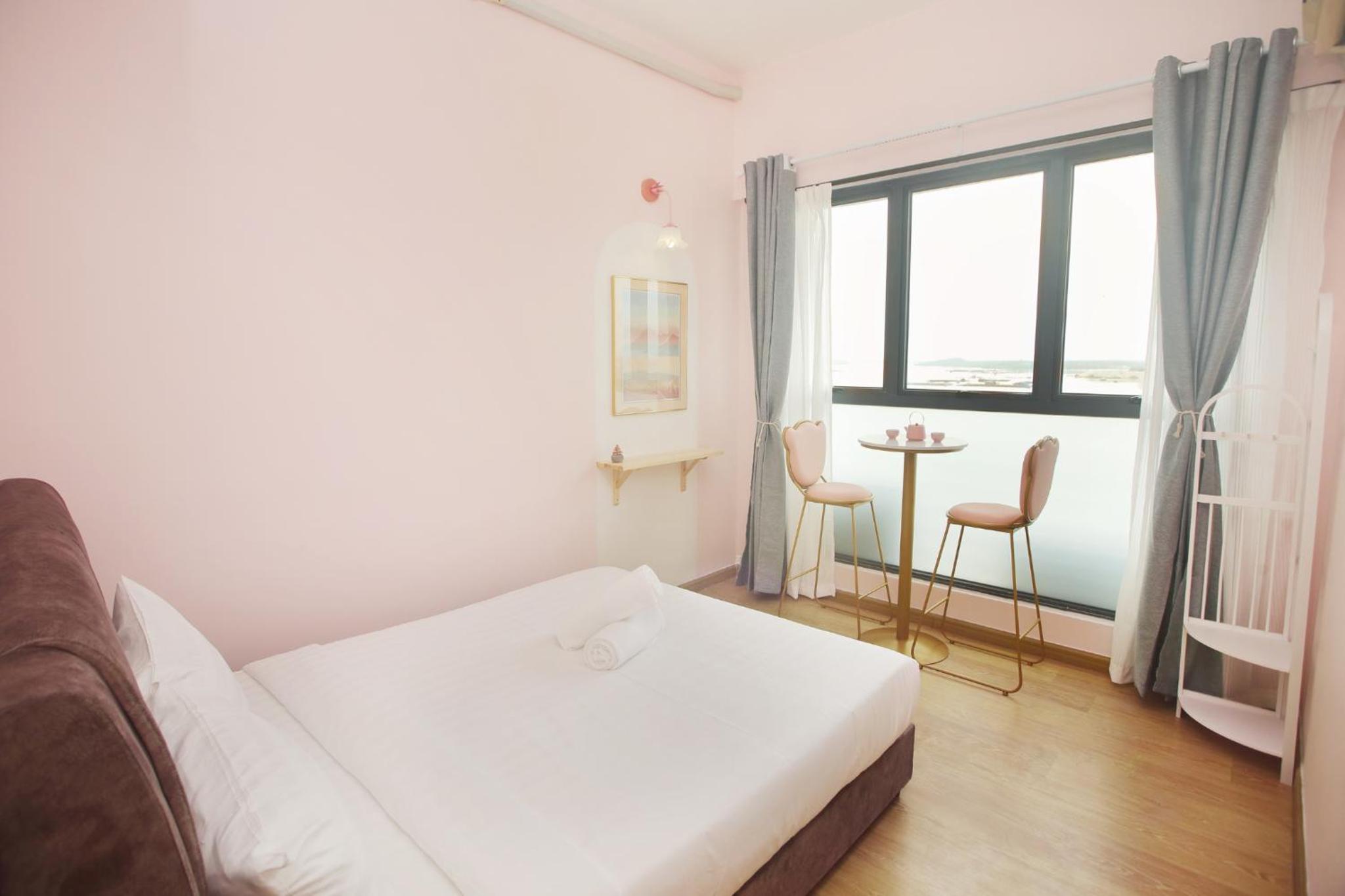 Danga Bay - 3BR Full Seaview - Luxe Balcony Bliss