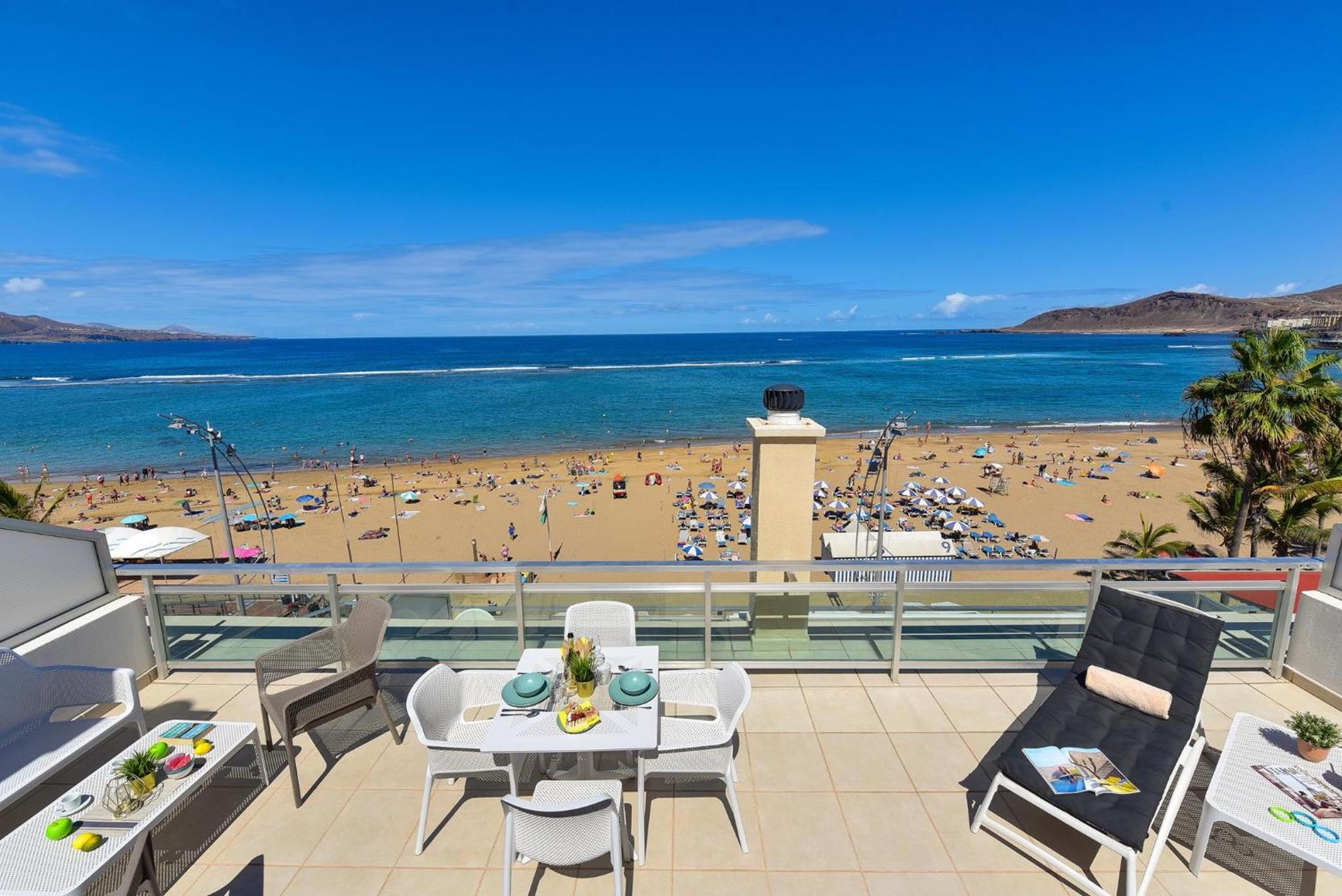 Hotel Apartment over the sea Las Canteras MC - Image 1