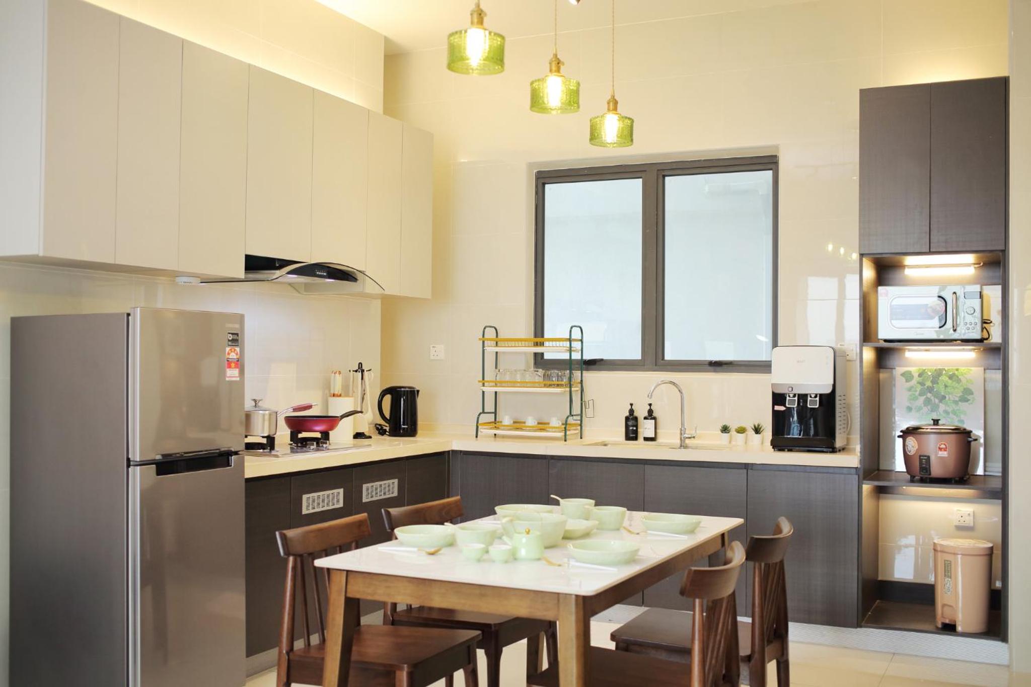 Danga Bay - 3BR Full Seaview - Luxe Balcony Bliss