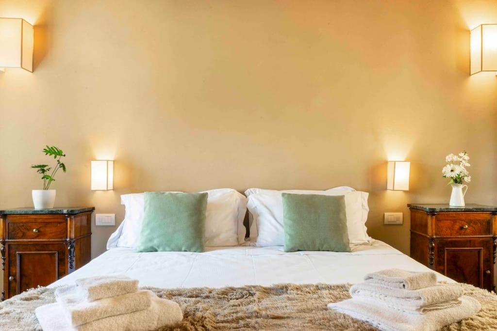 Golden Luxe - Lux Penthouse Palazzo Strozzi