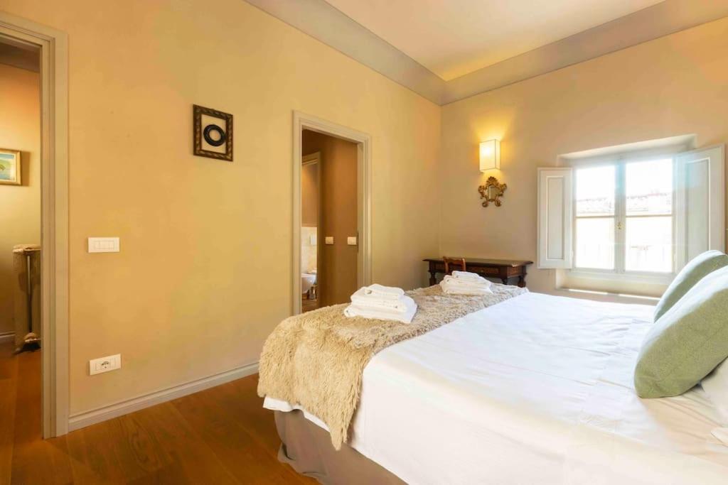 Golden Luxe - Lux Penthouse Palazzo Strozzi