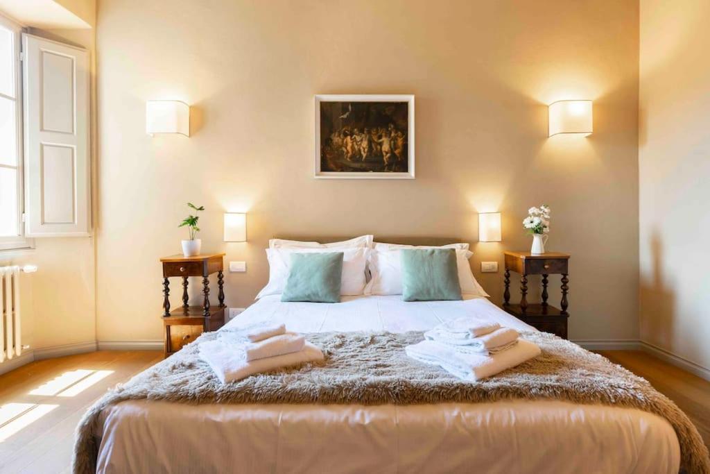 Golden Luxe - Lux Penthouse Palazzo Strozzi