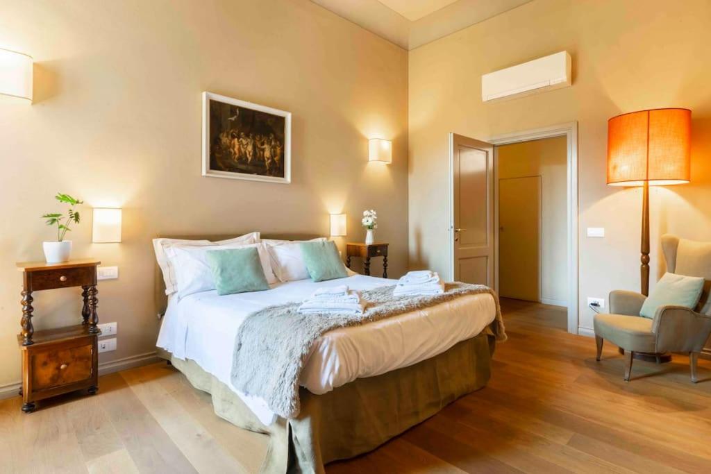 Golden Luxe - Lux Penthouse Palazzo Strozzi