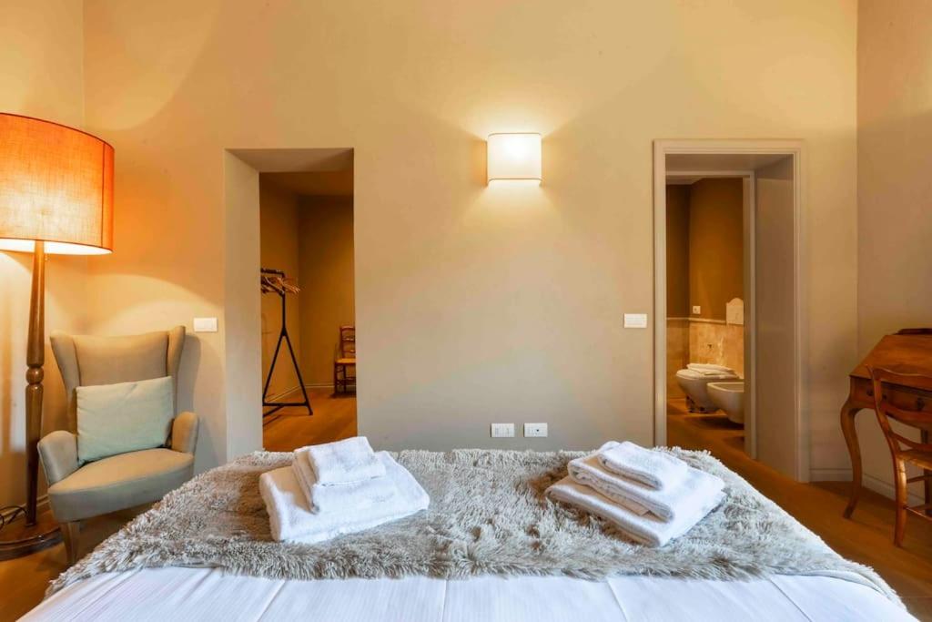 Golden Luxe - Lux Penthouse Palazzo Strozzi