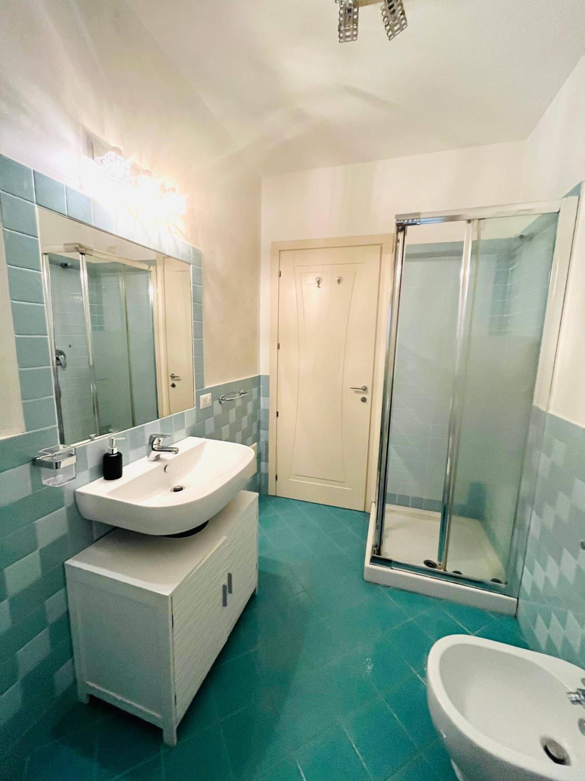Casa Enea en Olbia — bathroom
