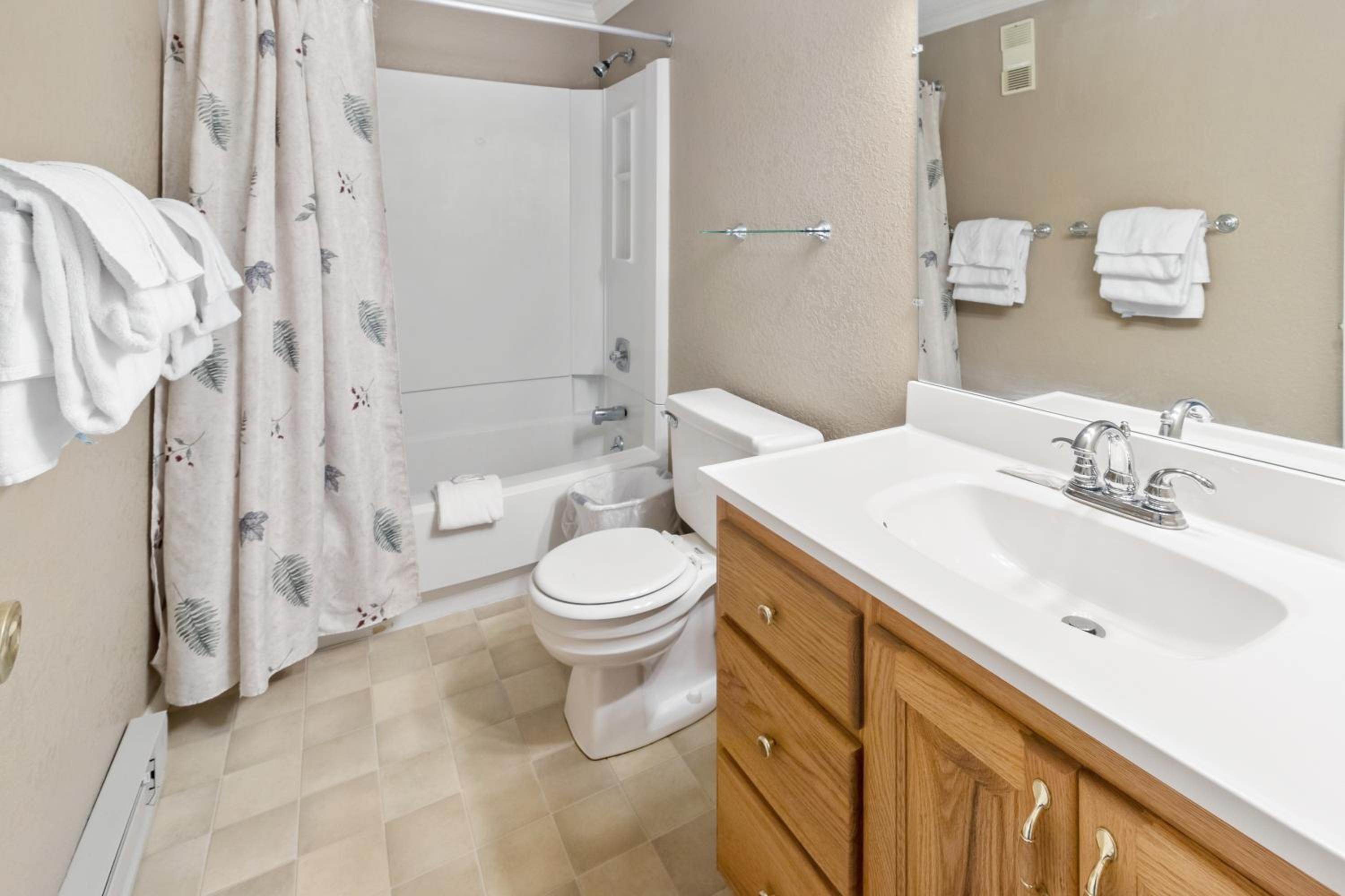ML229 Mountain Escape Great for Relaxing Near Village view 5