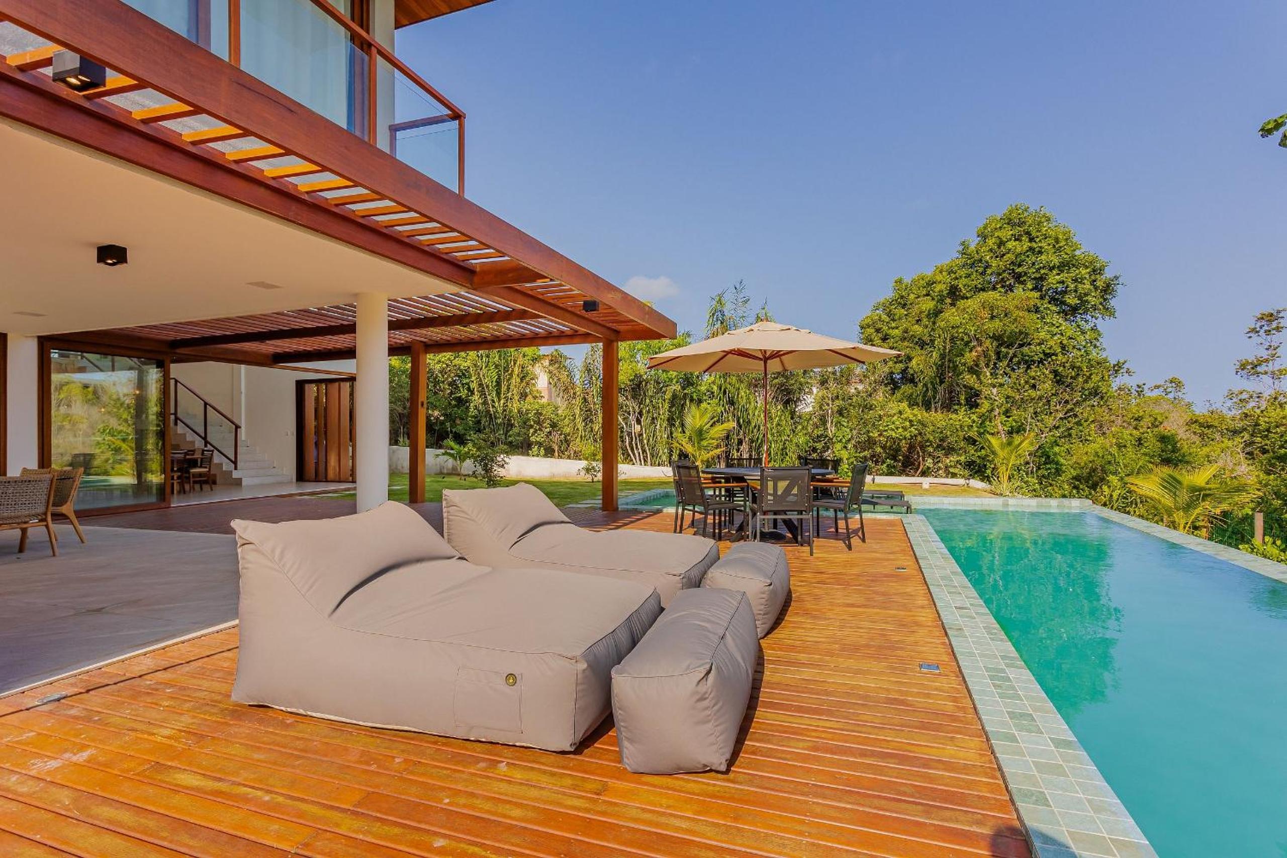 PF58 Casa Alto Luxo 6 Suítes - Praia Bella, com acesso exclusivo à praia!