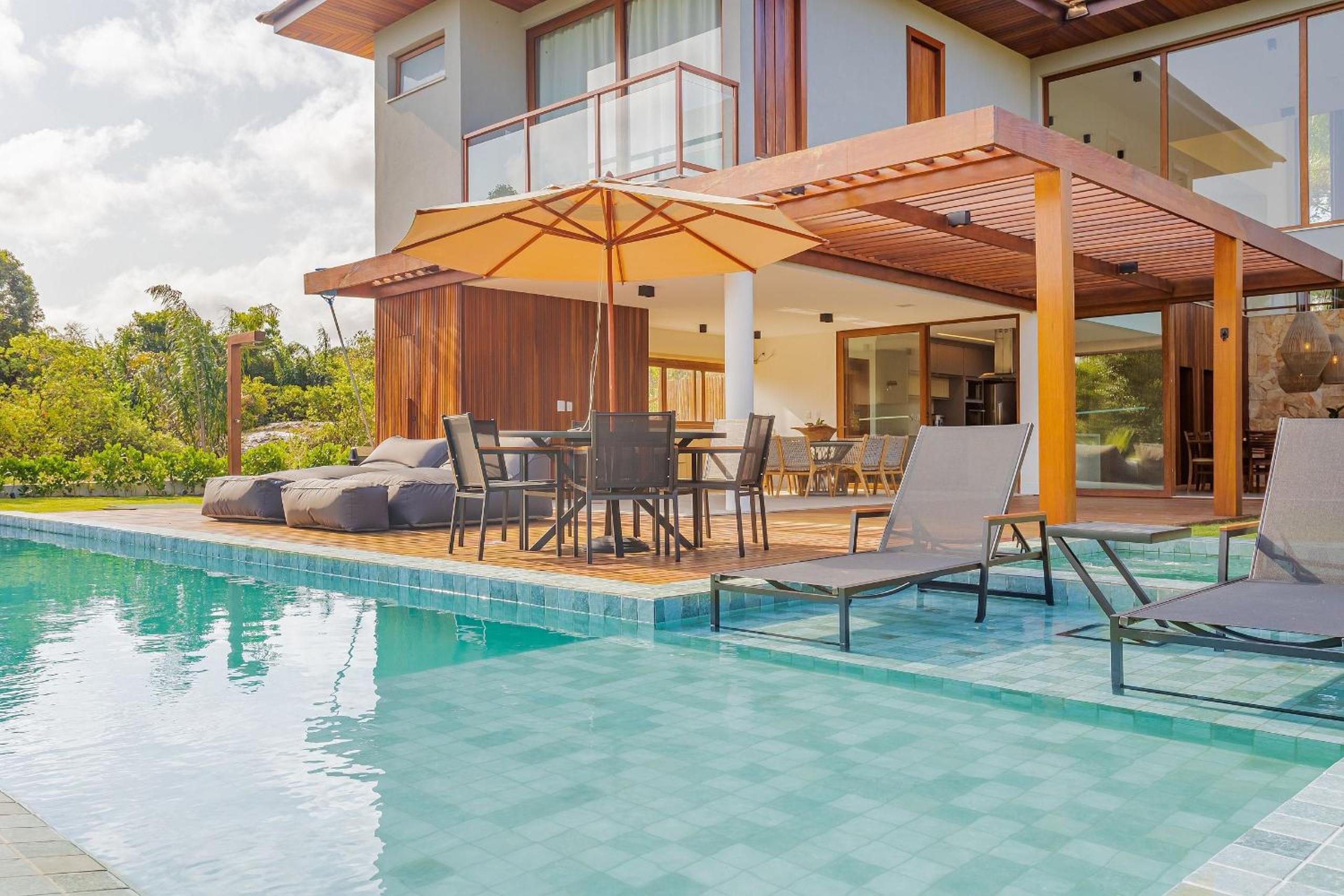 PF58 Casa Alto Luxo 6 Suítes - Praia Bella, com acesso exclusivo à praia!