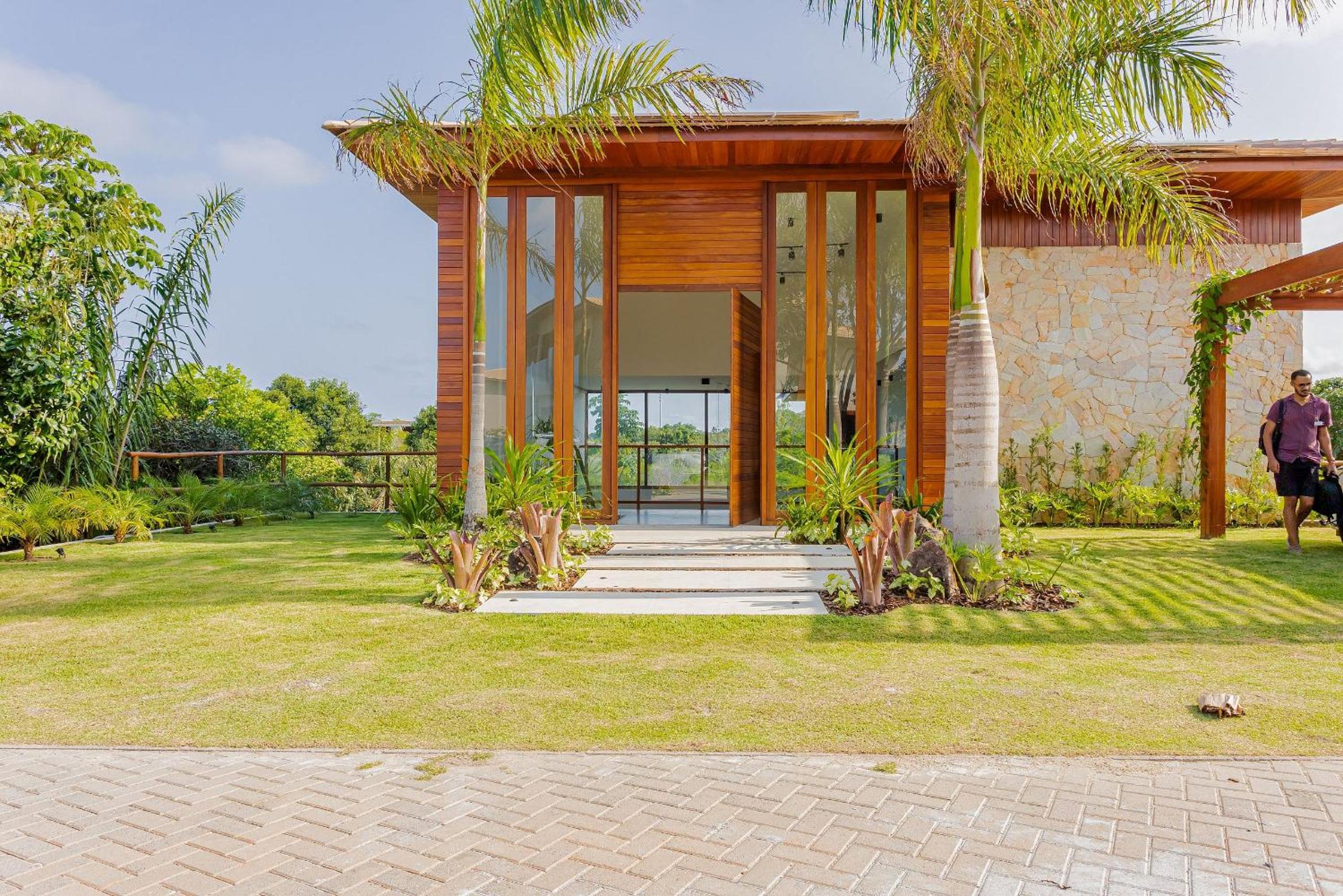 PF58 Casa Alto Luxo 6 Suítes - Praia Bella, com acesso exclusivo à praia!