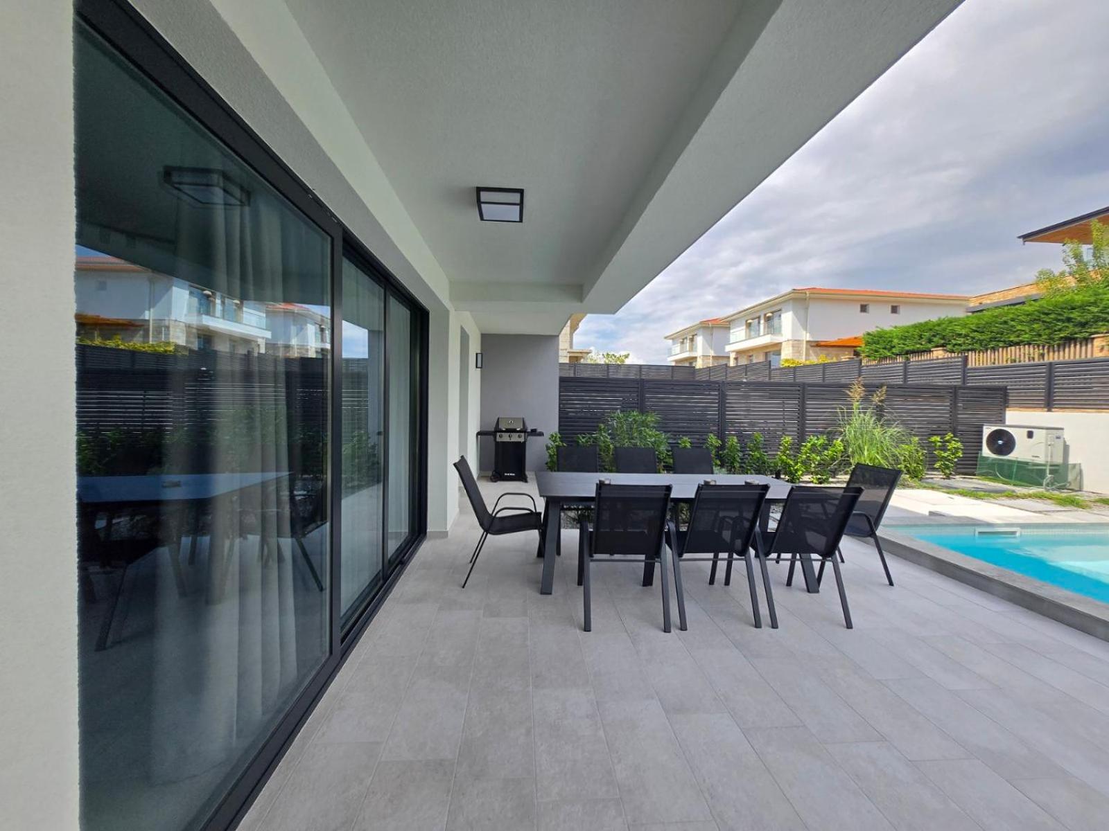 Villa Calypso, private pool with heating and salt water