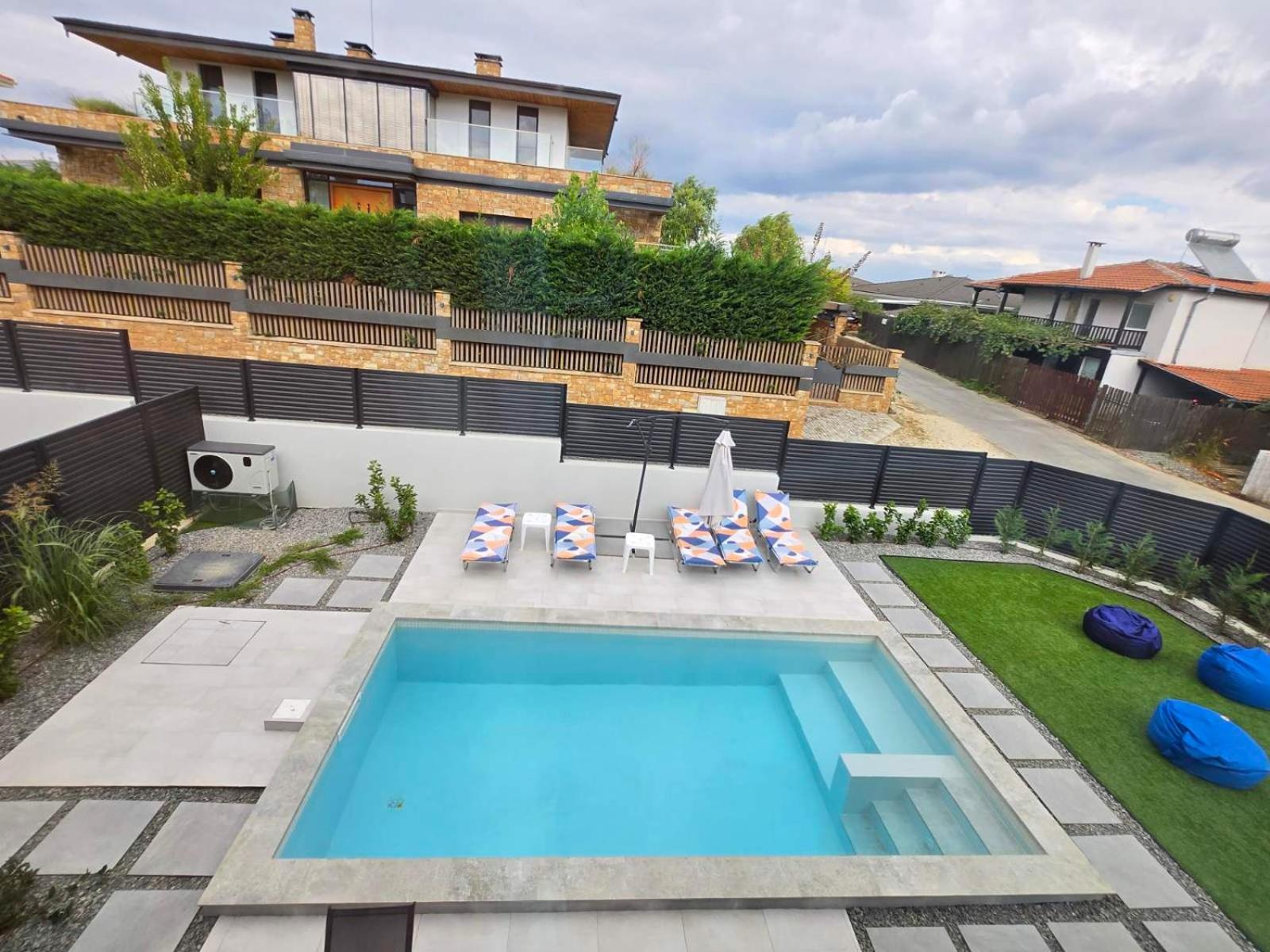 Villa Calypso, private pool with heating and salt water