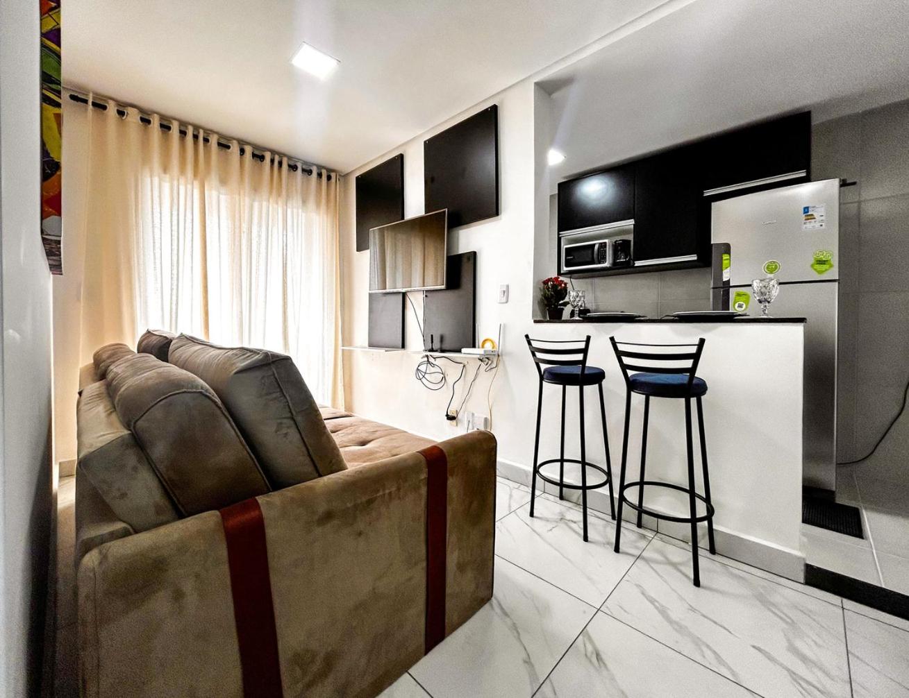 Apto c WiFi, espaco home office e boa localizacao