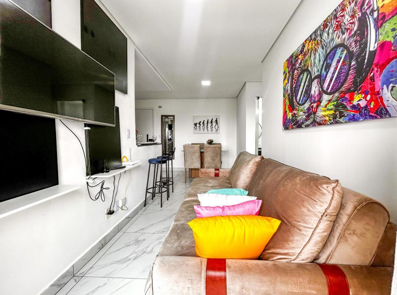 Apto c WiFi, espaco home office e boa localizacao