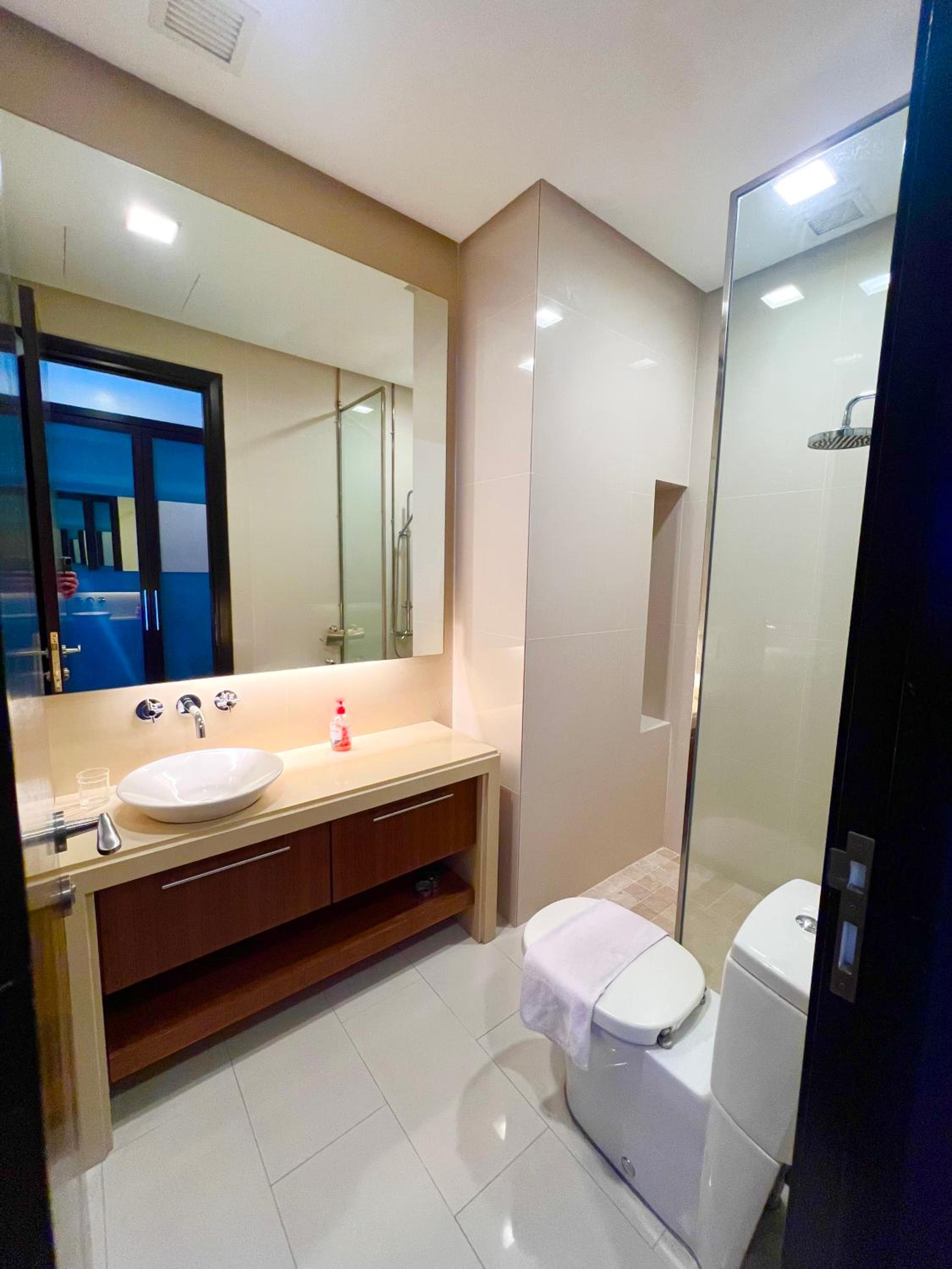 Luxury Seaview Family Suite at Straits Quay