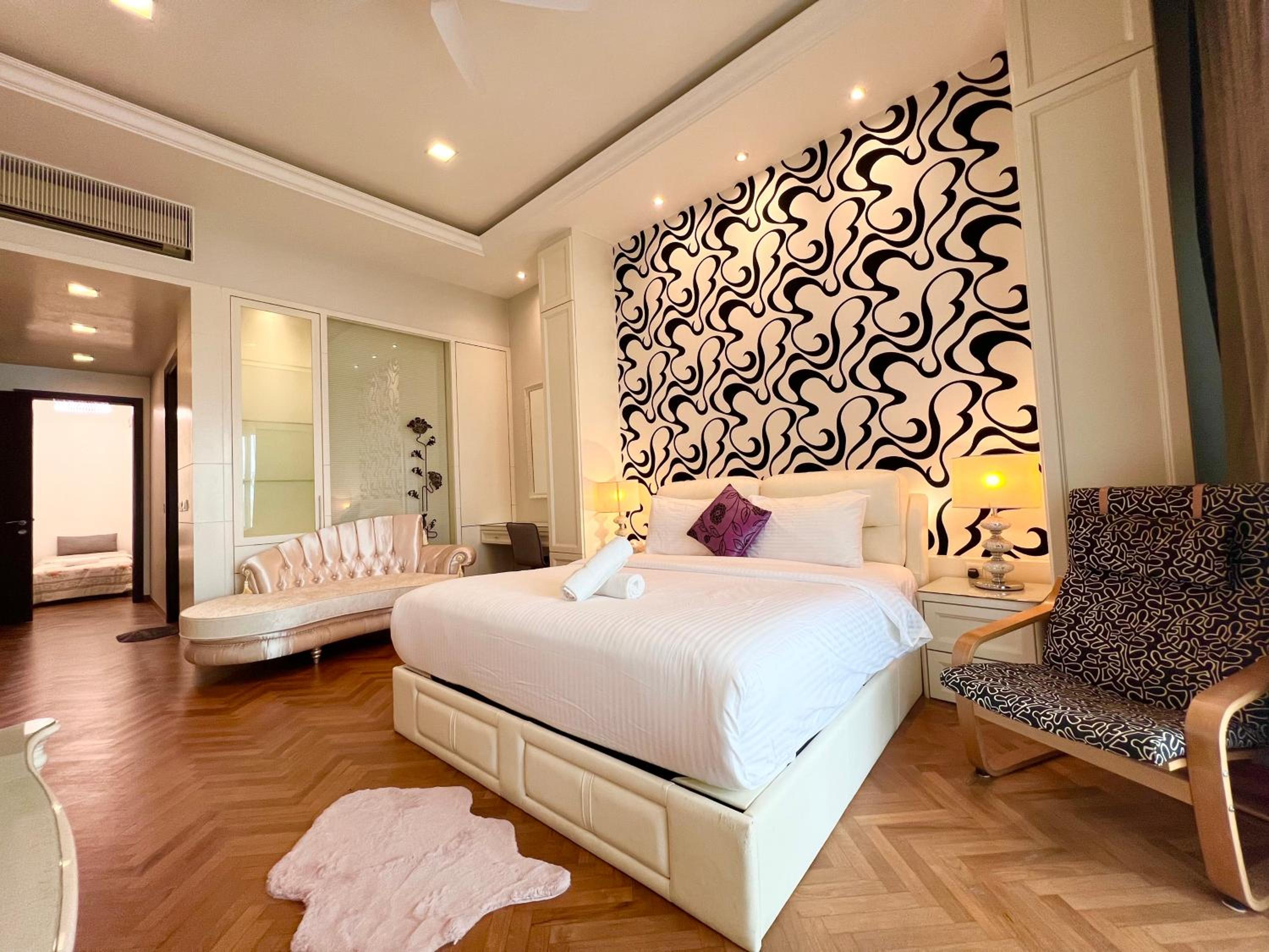 Luxury Seaview Family Suite at Straits Quay photo 5