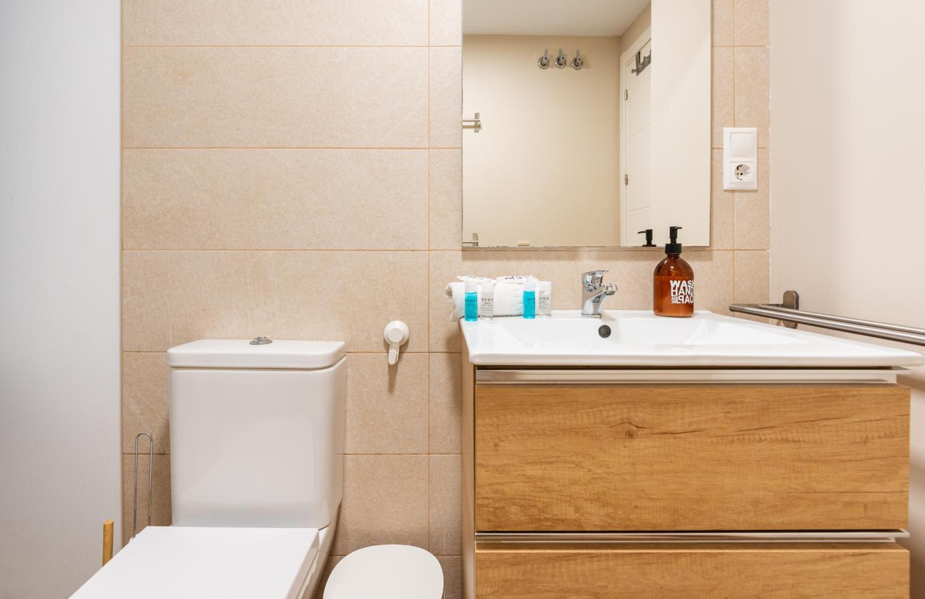 WintowinRentals Cozy newly renovated apartment in Malaga