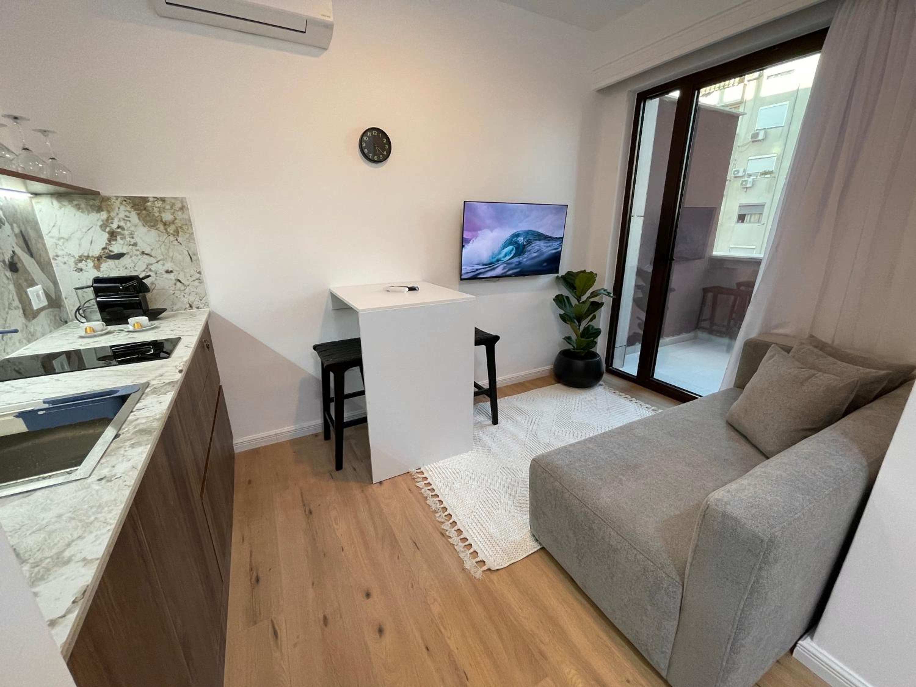 Magnetic Apartments