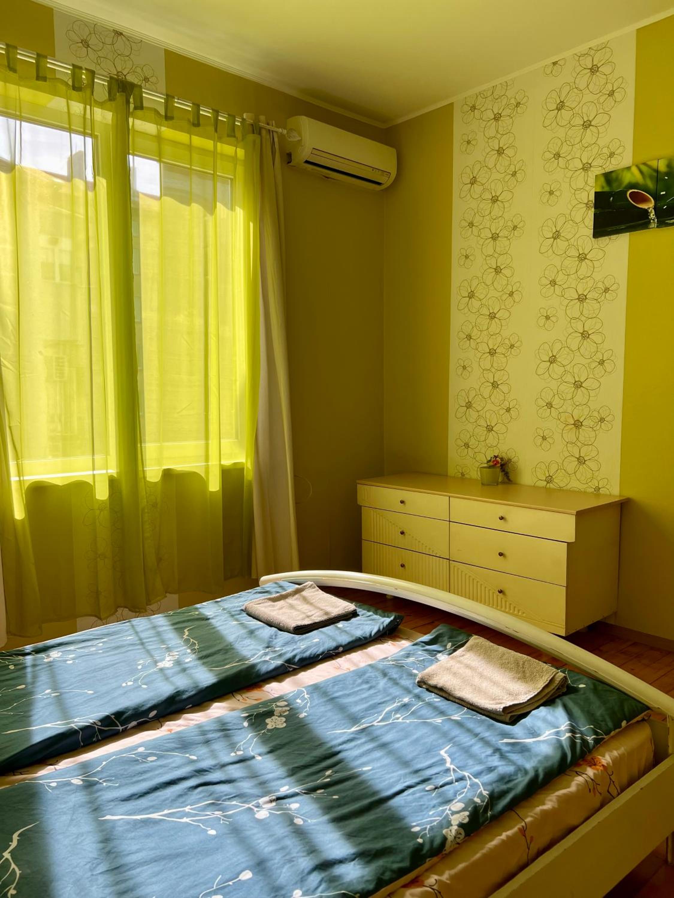Serdika station, bright and cozy apartment