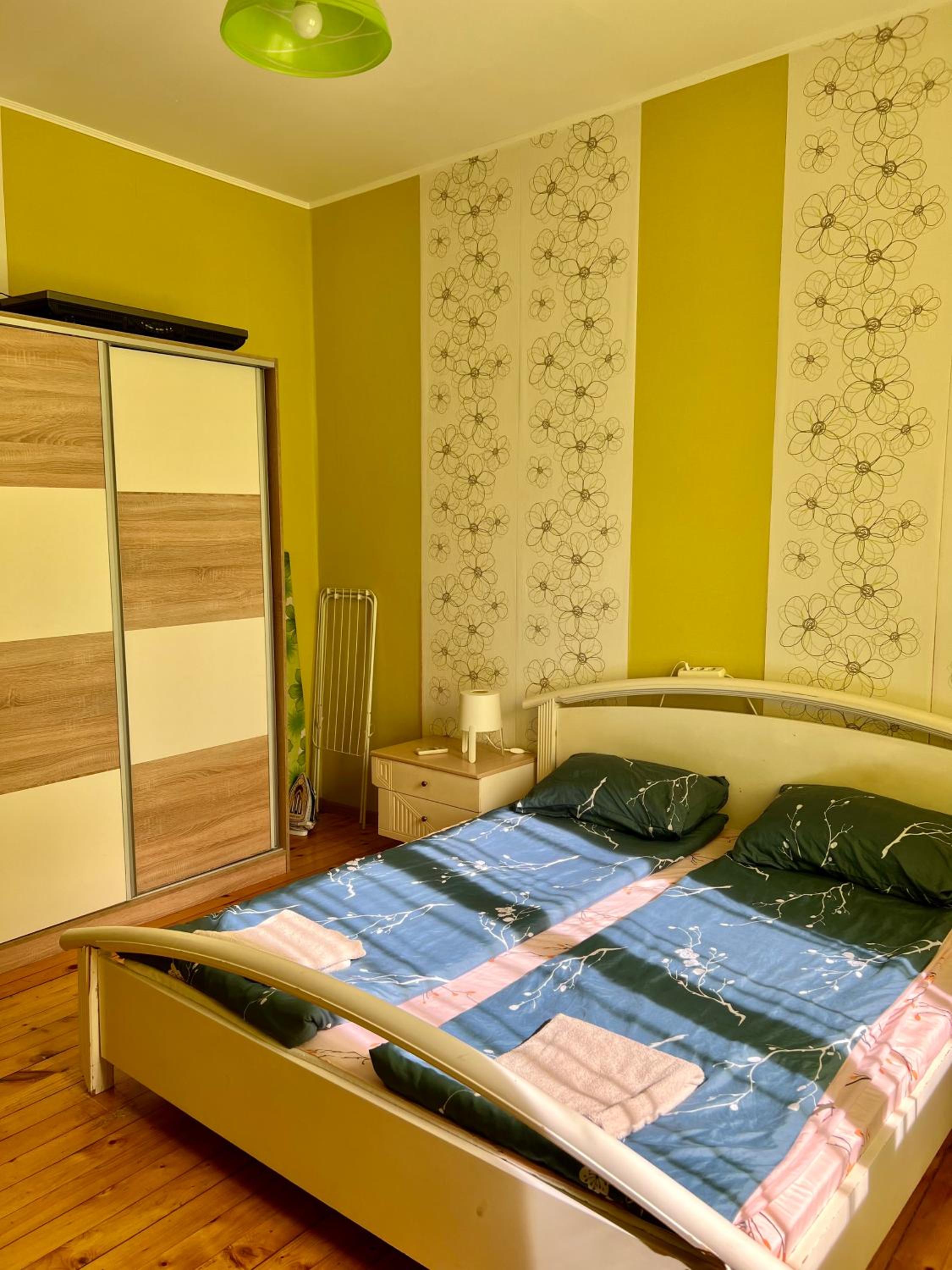 Serdika station, bright and cozy apartment