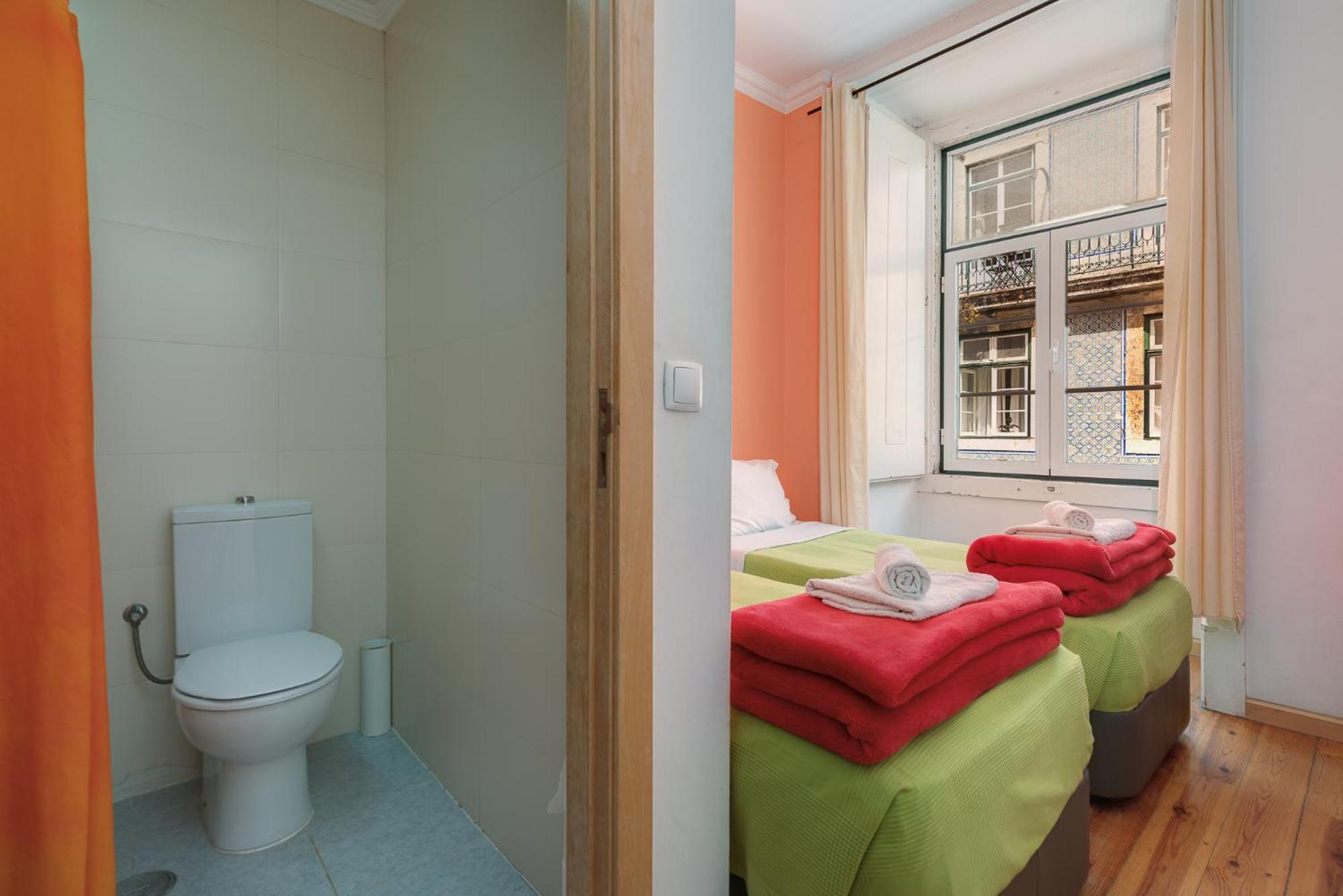 Down Town Lisbon Apartment 3 view 5
