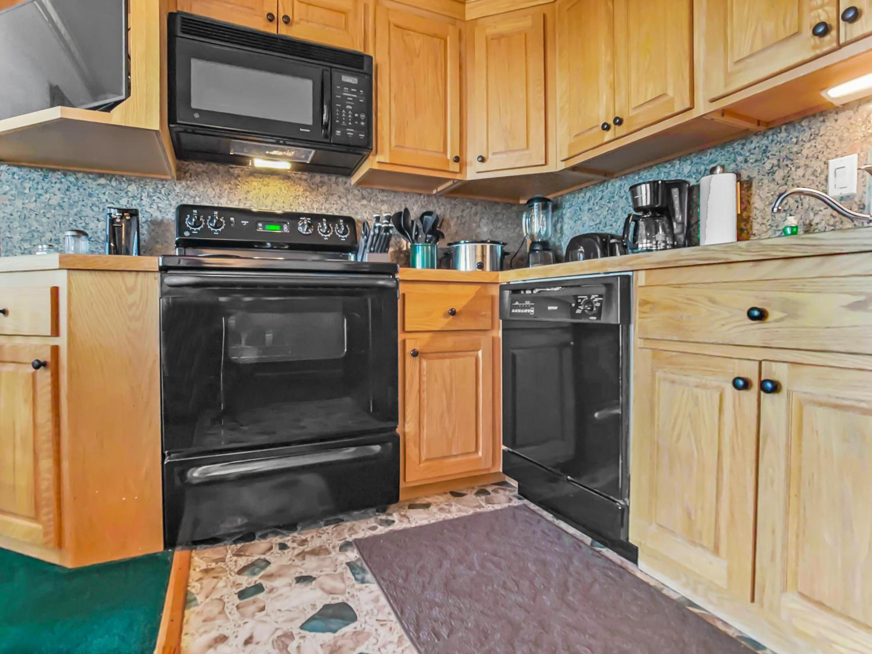 ML286 Beautiful Views New Deck WiFi EZ Parking view 2