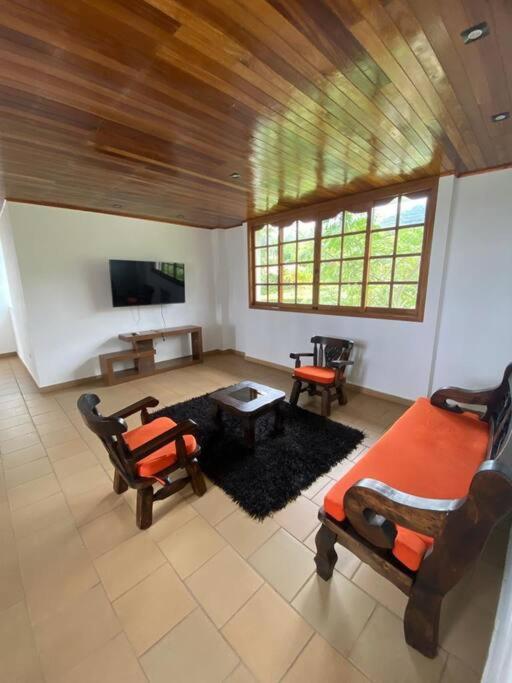 Casa Irlanda LK