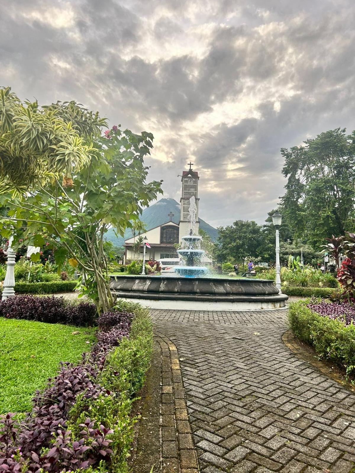Arenal Mason Retreat
