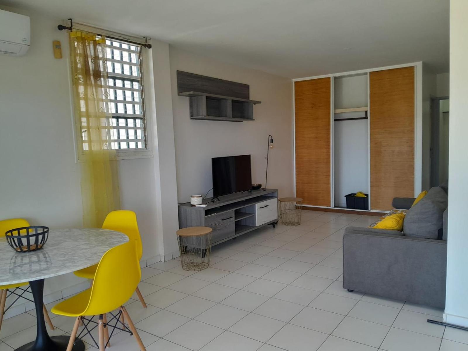 Appartement T3 Koungou view 4