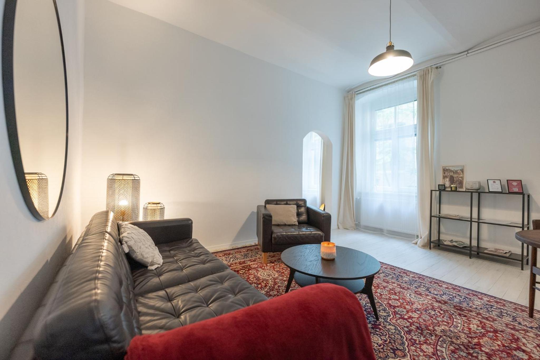 CozyHome Signature Palisady Apartment view 5