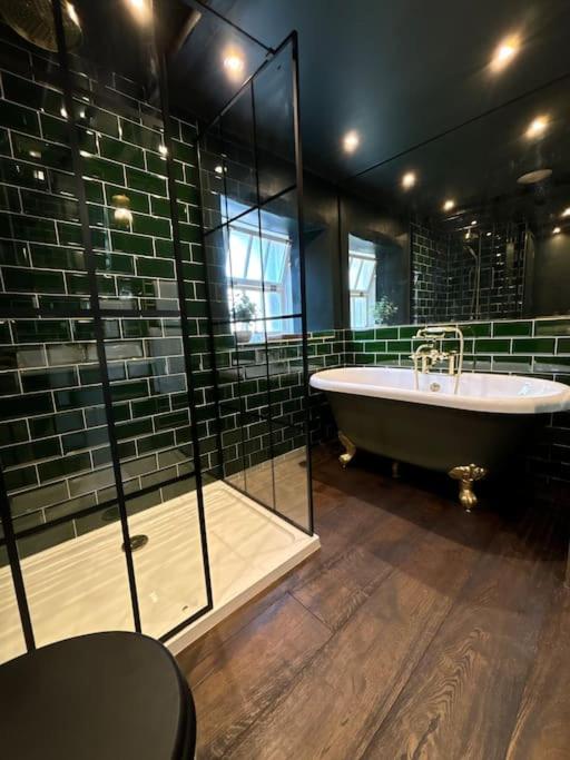 Boutique Luxury Georgian Townhouse In Central Bath