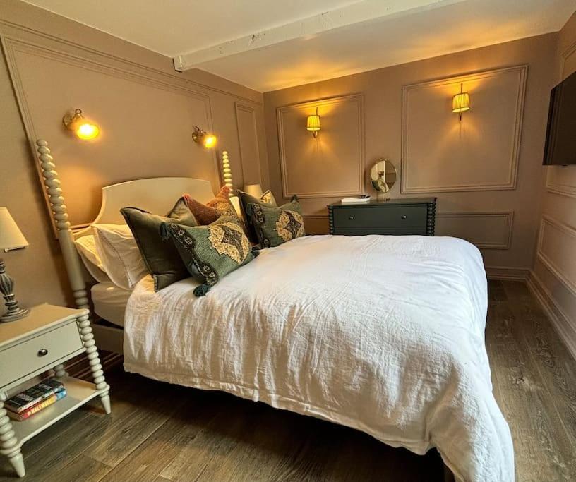 Boutique Luxury Georgian Townhouse In Central Bath