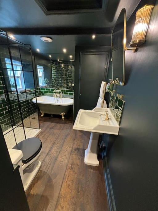 Boutique Luxury Georgian Townhouse In Central Bath