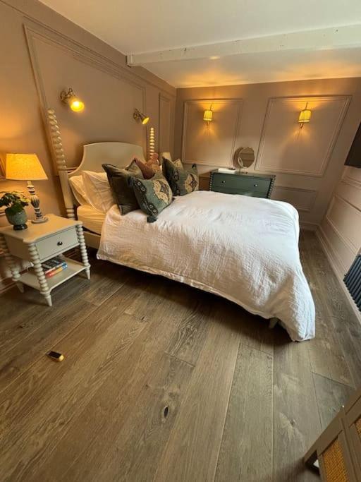 Boutique Luxury Georgian Townhouse In Central Bath