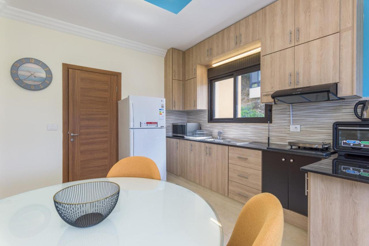 Solace 2 Bedroom Apartment in Batroun view 3