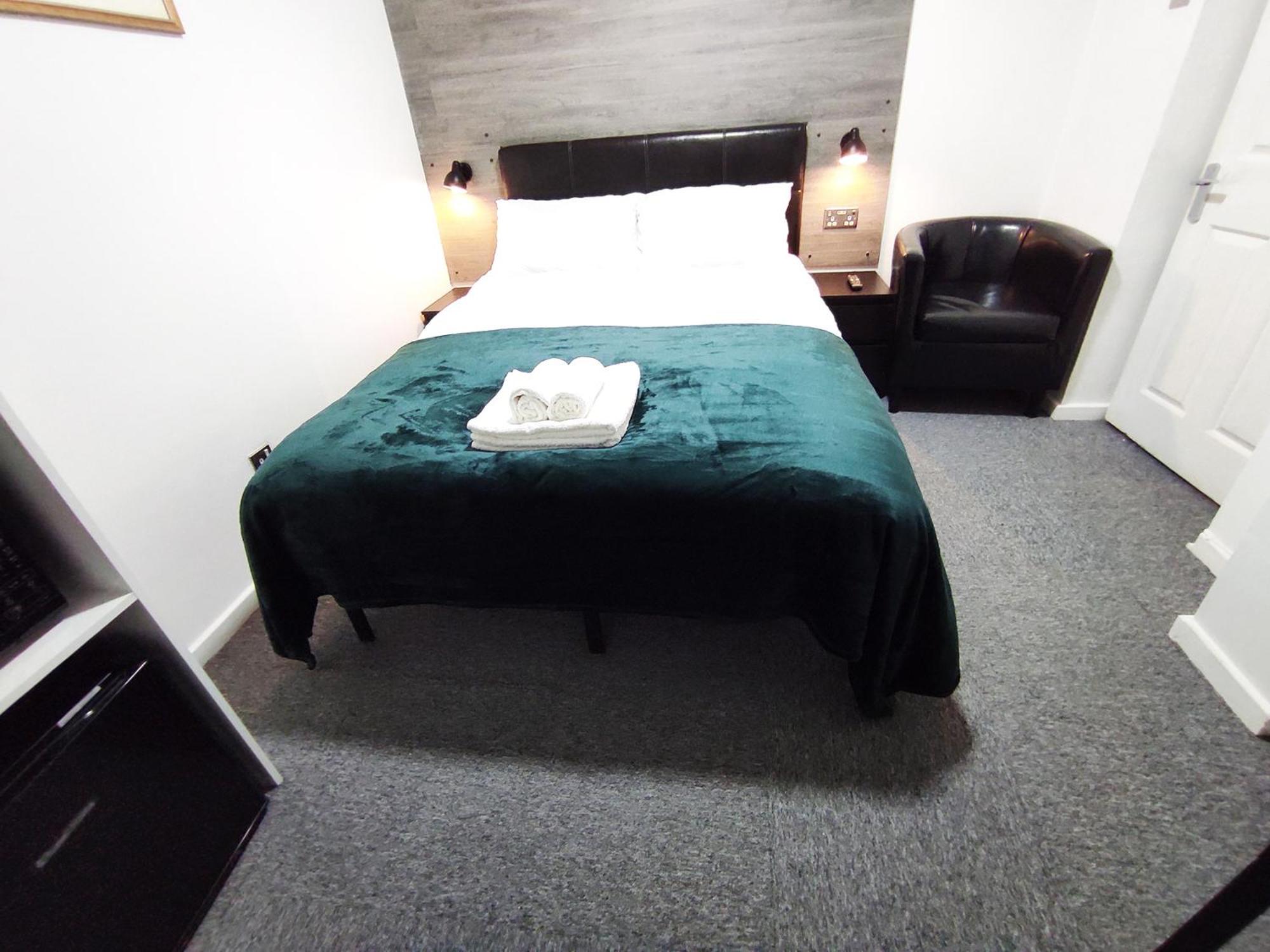 Oxford Vacations - Rowan Studio - City Centre Self Contained One-Bed Flat - Property Image 13