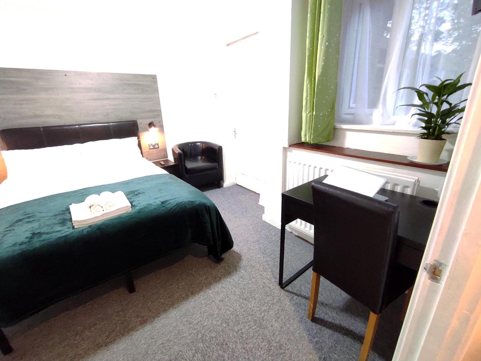 Oxford Vacations - Rowan Studio - City Centre Self Contained One-Bed Flat - Property Image 16