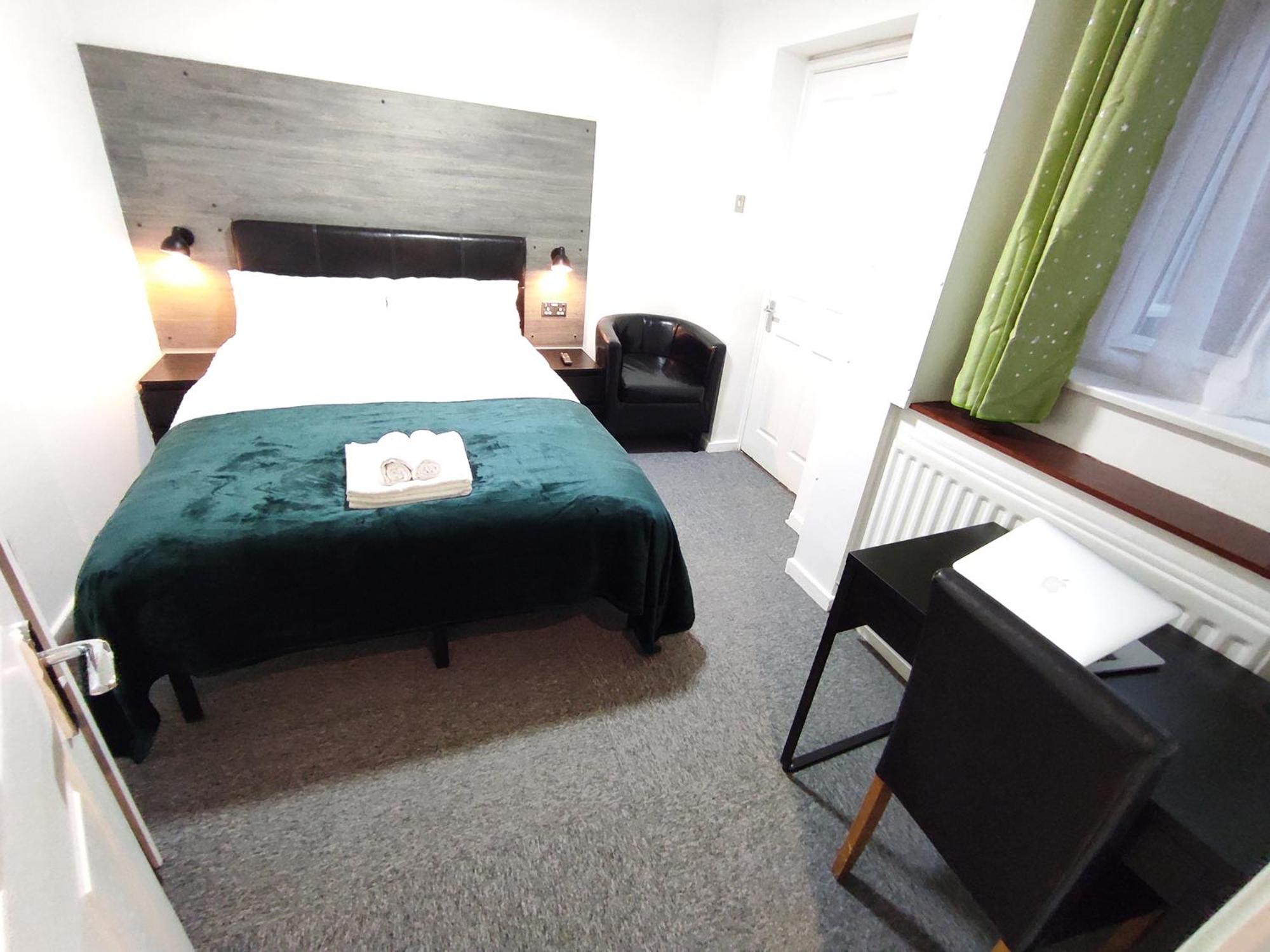 Oxford Vacations - Rowan Studio - City Centre Self Contained One-Bed Flat - Property Image 15