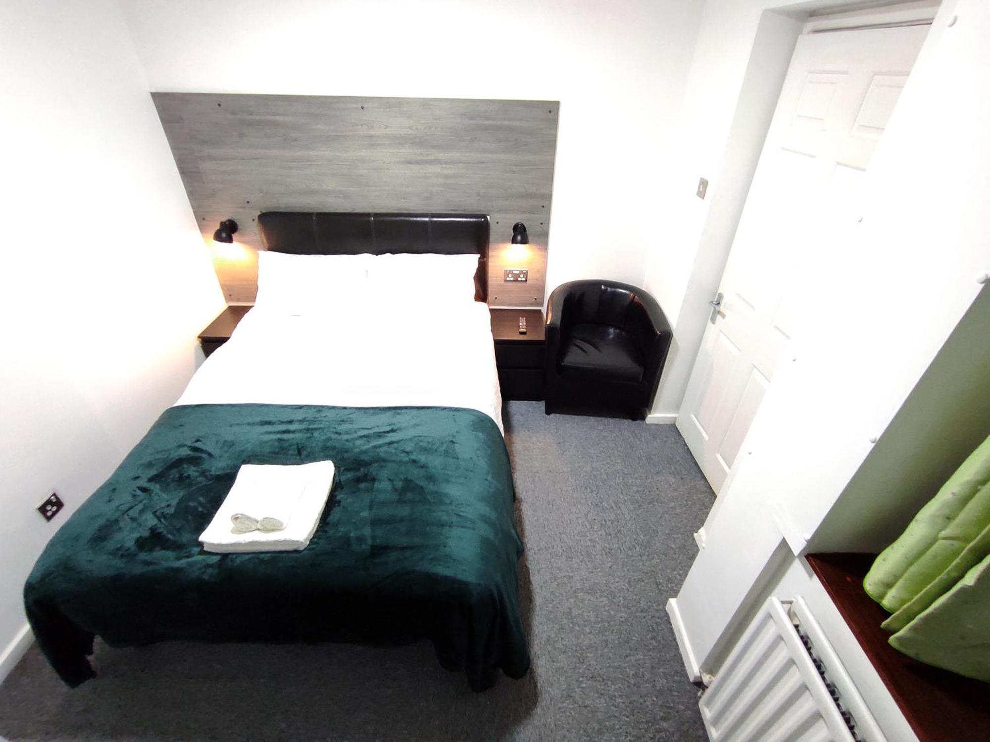 Oxford Vacations - Rowan Studio - City Centre Self Contained One-Bed Flat - Property Image 20
