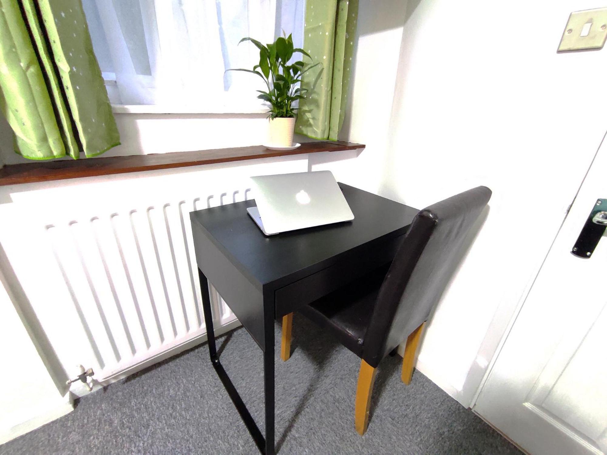 Oxford Vacations - Rowan Studio - City Centre Self Contained One-Bed Flat - Property Image 11