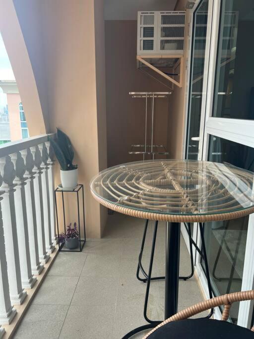 Minimalist and cozy place with balcony view 2