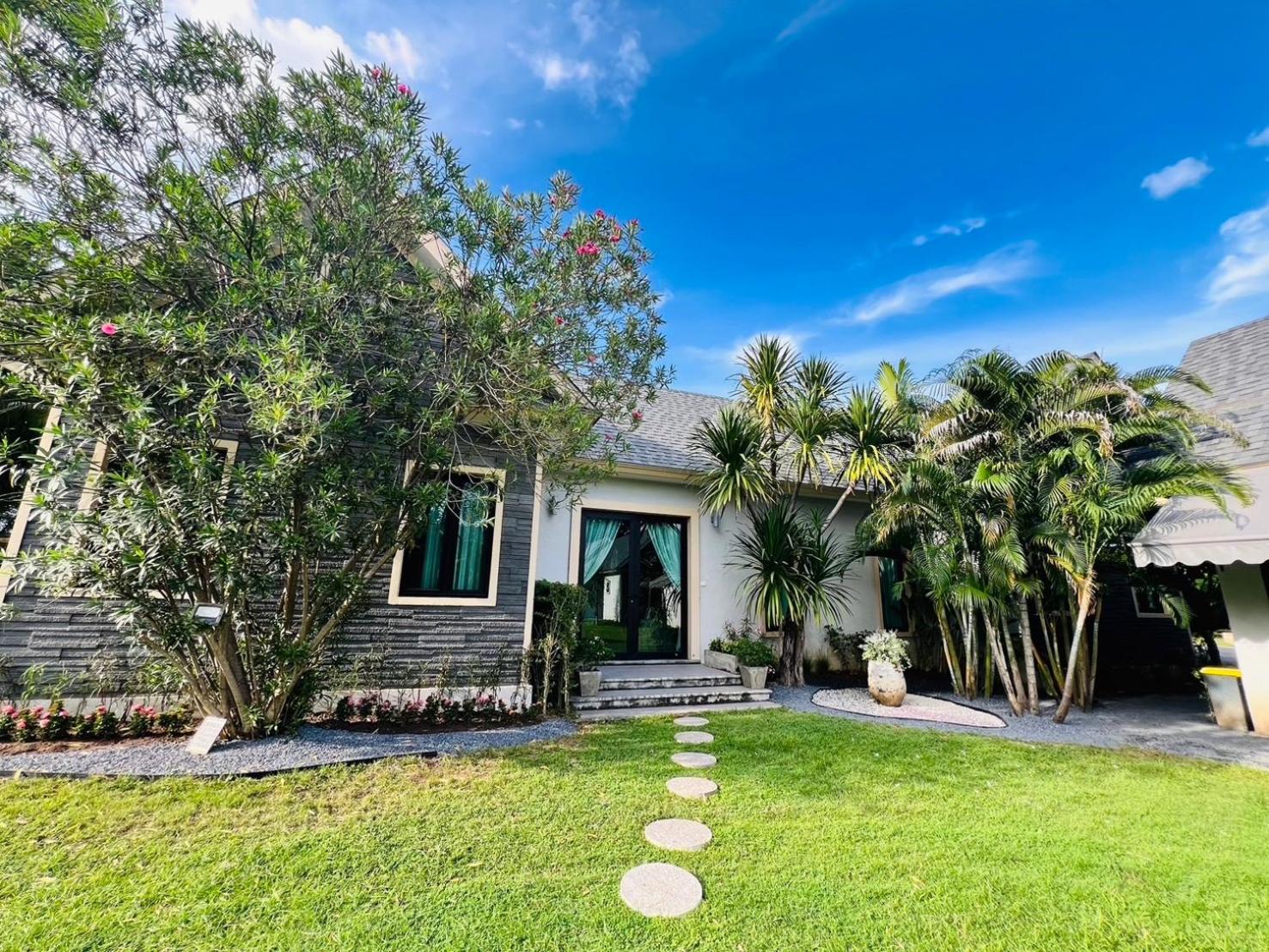 Hotel Ban 5 Rai Pool Villa - Image 1