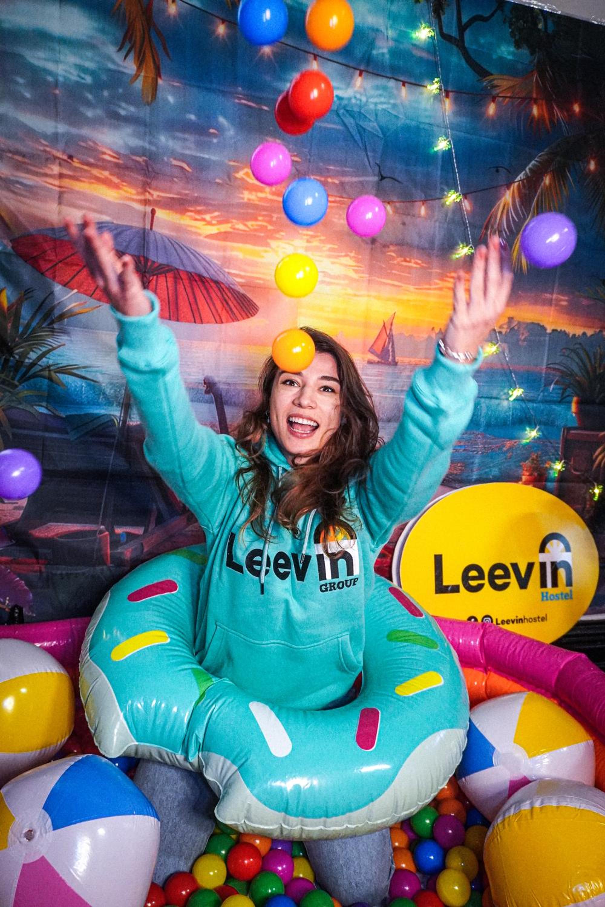 Leevin Stay Hostel
