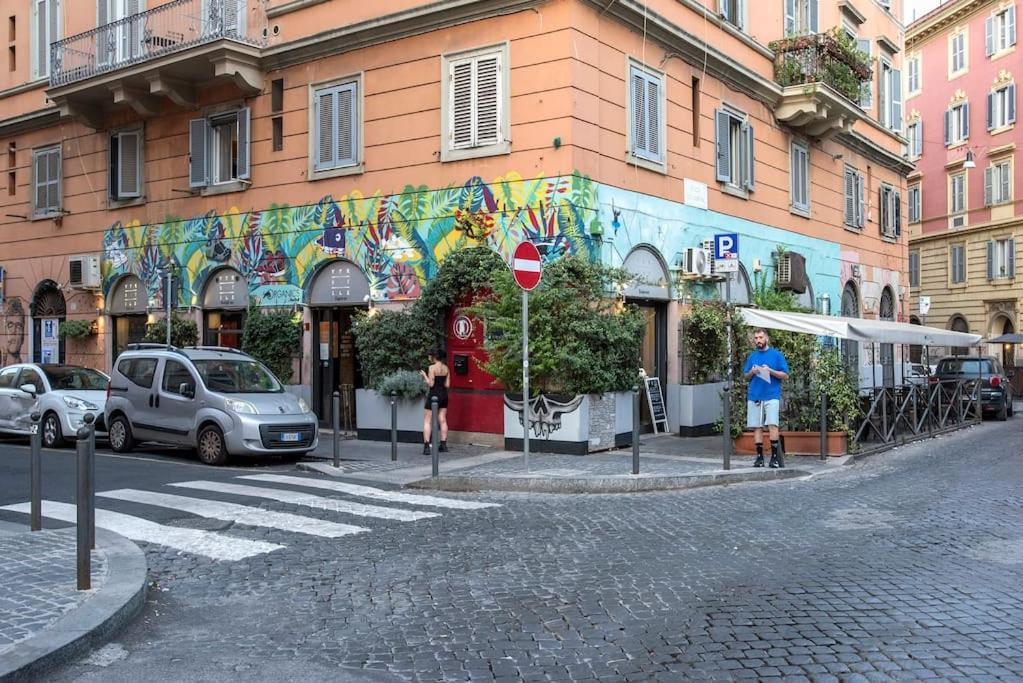 Urban Oasis near Termini with Patio, int1b