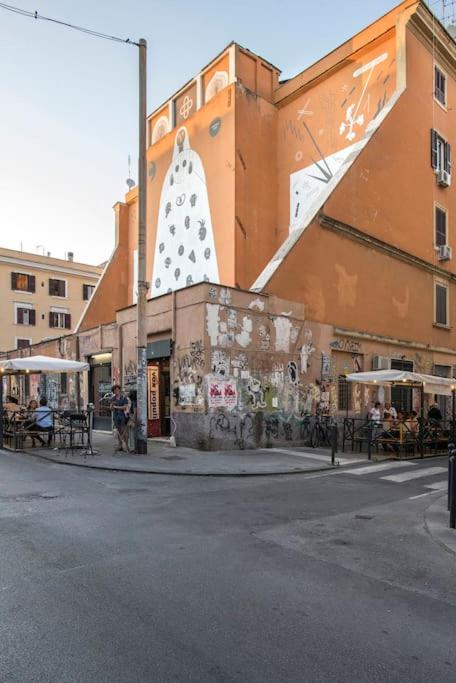 Urban Oasis near Termini with Patio, int1b