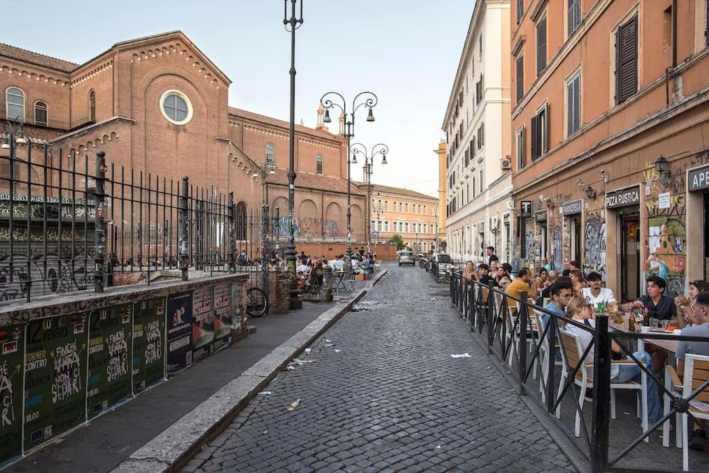 Urban Oasis near Termini with Patio, int1b