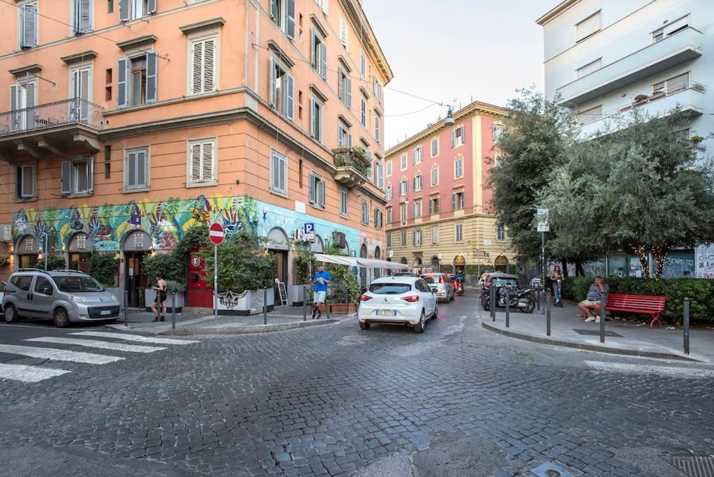 Urban Oasis near Termini with Patio, int1b