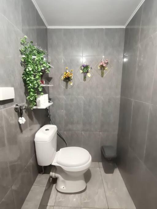 2BR 8 Spatial - Condo ni Marga view 2