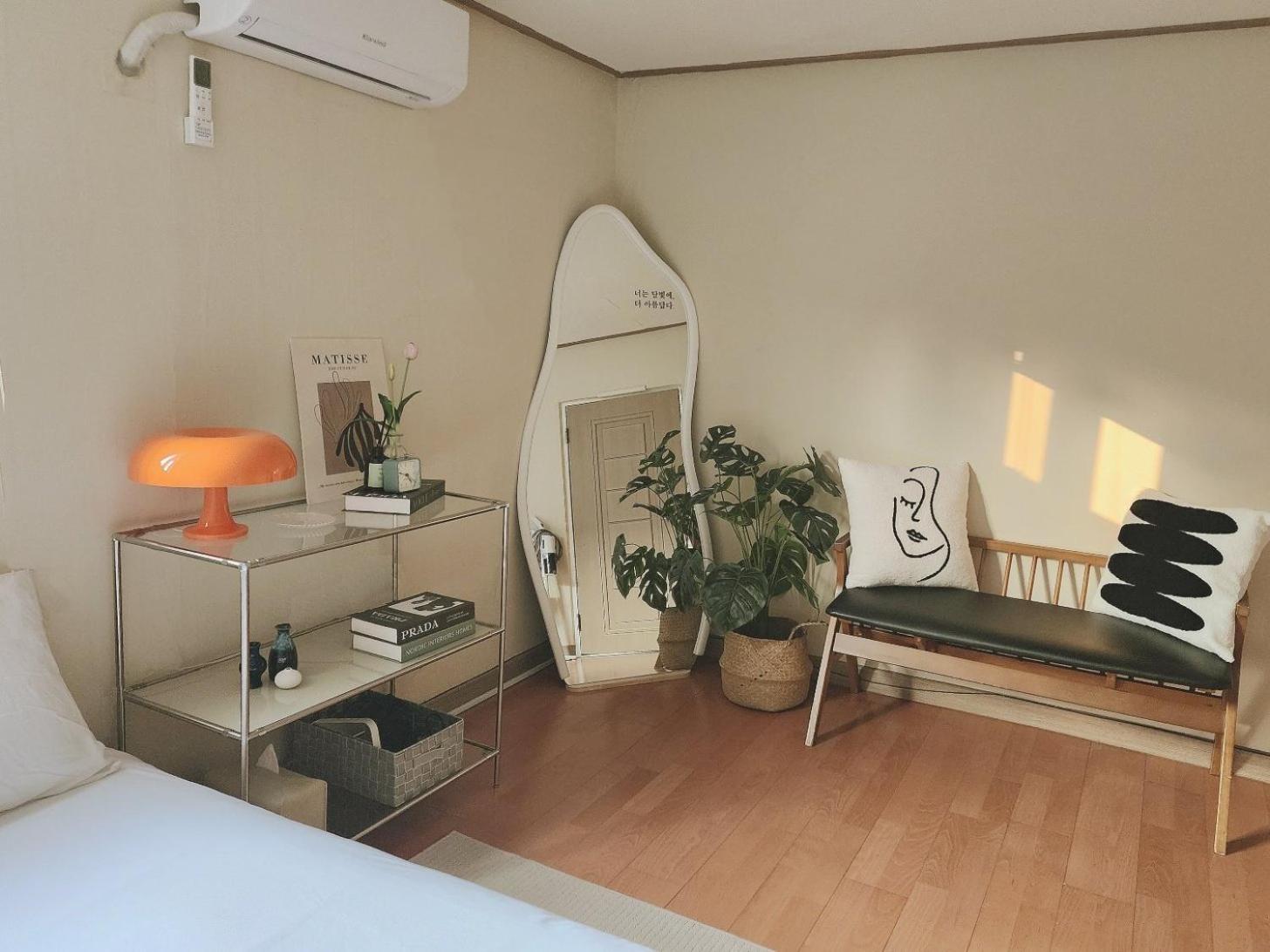 hotel room